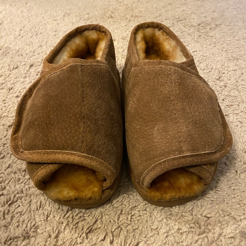 Old Friend Footwear slippers